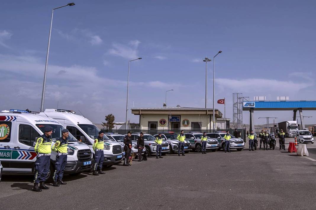 Modern radar sistemleri otoyollarda uçanı kaçanı anında tespit ediyor! 4 kademeli lazerlerle sürekli tarama yapılıyor 4